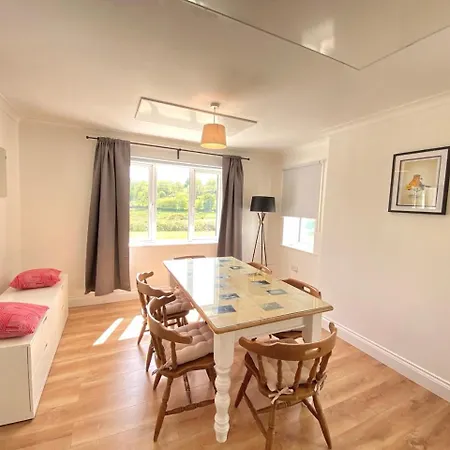 Ferienhaus The Glandore Hideaway With 4 En *